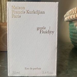 Gentle Fluidity Gold Eau de Parfum 2.4 oz